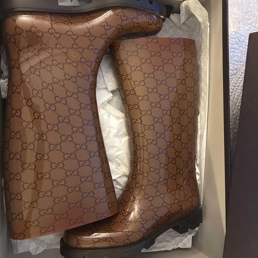 Gucci Tan Monogram Waterproof Boots
